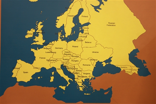 Montessori Materials: Labeled+Flag Map of Europe